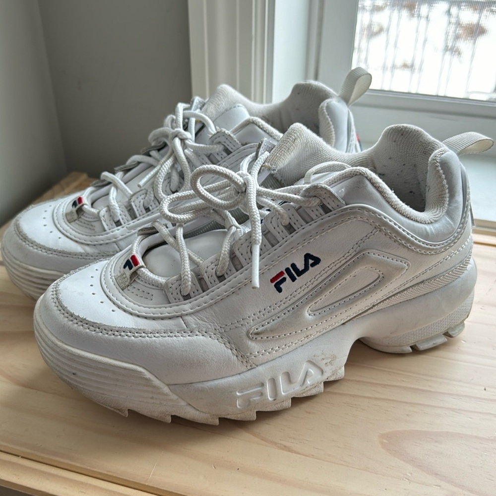 ✨Sk8r boi✨FILA | Size 6.5